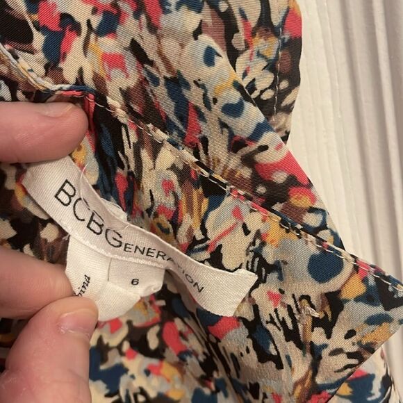 BCBGeneration Mini Dress Multicolored open back pockets size 6 EUC - Picture 6 of 11